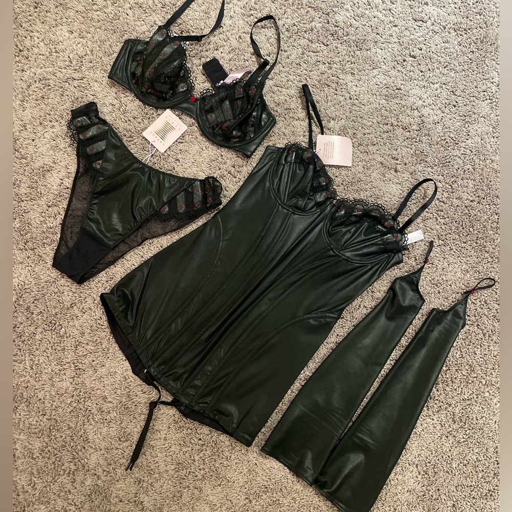 Savage X Fenty 4 piece set